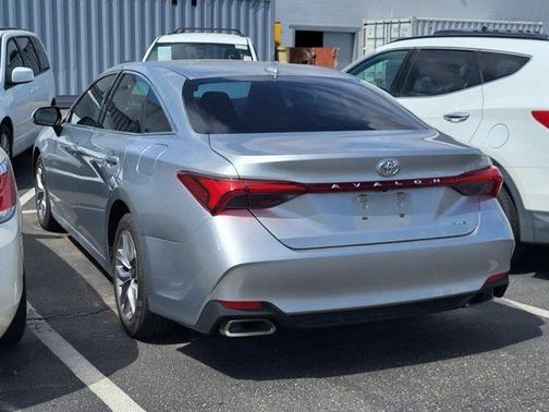 2021 Toyota Avalon XLE
