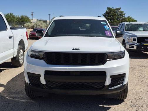 Bright White Clearcoat 2023 Jeep Grand Cherokee L Laredo