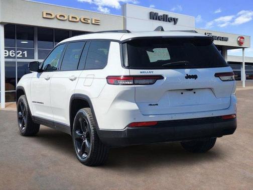 Bright White Clearcoat 2023 Jeep Grand Cherokee L Laredo