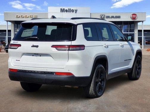 Bright White Clearcoat 2023 Jeep Grand Cherokee L Laredo