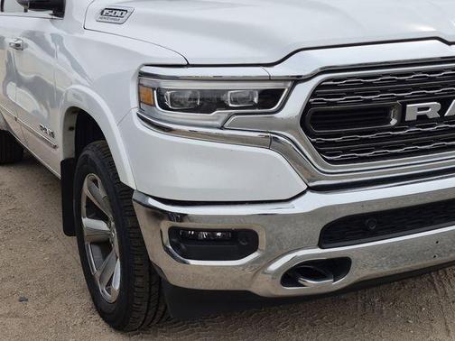Bright White Clearcoat 2021 RAM 1500 Limited