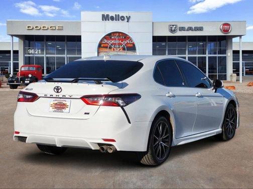 White 2022 Toyota Camry SE