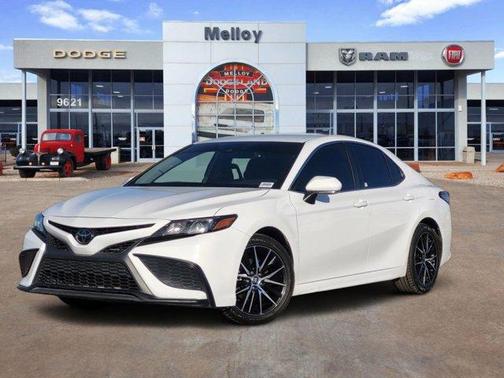 White 2022 Toyota Camry SE