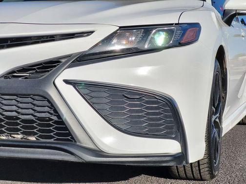White 2022 Toyota Camry SE