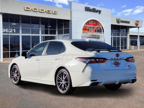 White 2022 Toyota Camry SE