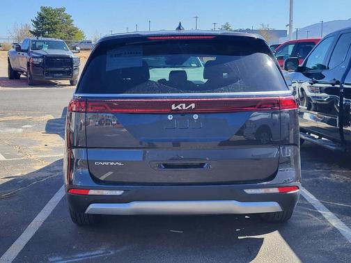 2023 Kia Carnival EX