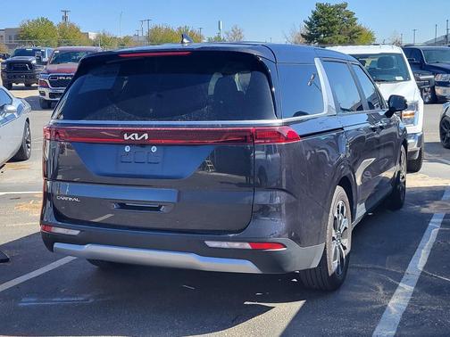 2023 Kia Carnival EX