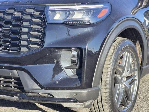 Black Metallic 2025 Ford Explorer ST-Line