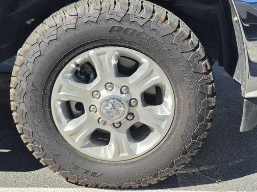 Bright White Clearcoat 2024 RAM 2500 Big Horn