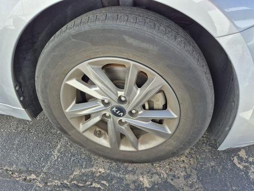 Sparkling Silver 2019 Kia Optima LX