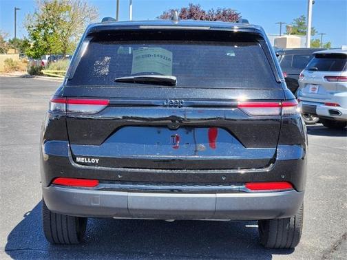 2024 Jeep Grand Cherokee Laredo