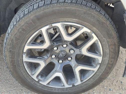 Billet Silver Metallic 2025 RAM 1500 Laramie