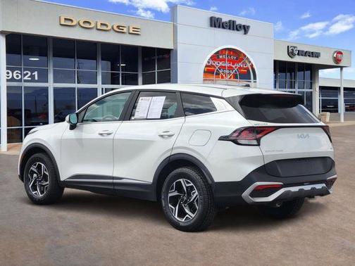 Snow White Pearl 2024 Kia Sportage LX