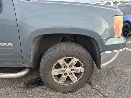 Stealth Gray Metallic 2013 GMC Sierra 1500 SLE