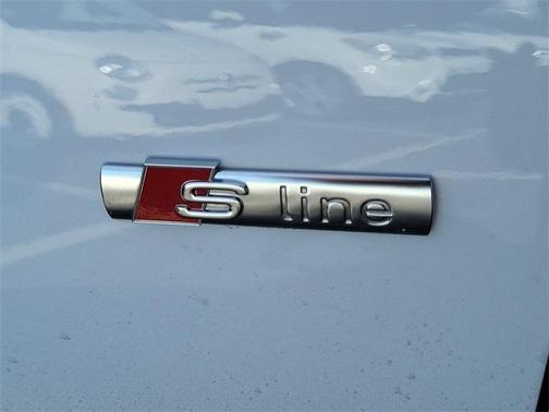 2021 Audi Q3 45 S line Premium