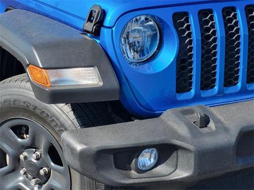 2022 Jeep Gladiator Sport