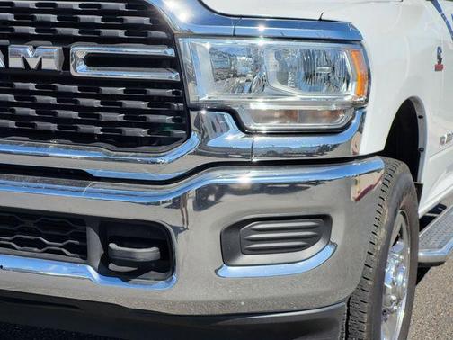Bright White Clearcoat 2022 RAM 2500 Big Horn