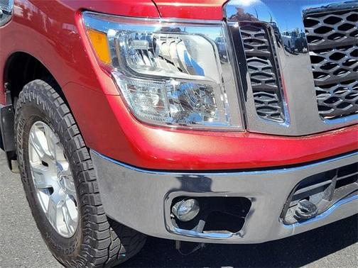 2017 Nissan Titan SV