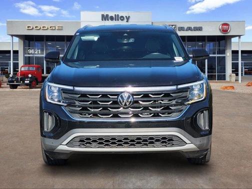 Deep Black Pearl Effect 2024 Volkswagen Atlas Cross Sport 2.0T SE w/Technology