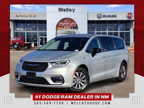 Silver Mist Clearcoat 2024 Chrysler Pacifica Hybrid Select