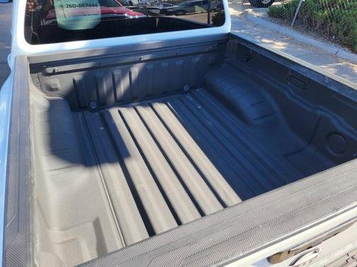 Glacier White 2024 Nissan Frontier SV