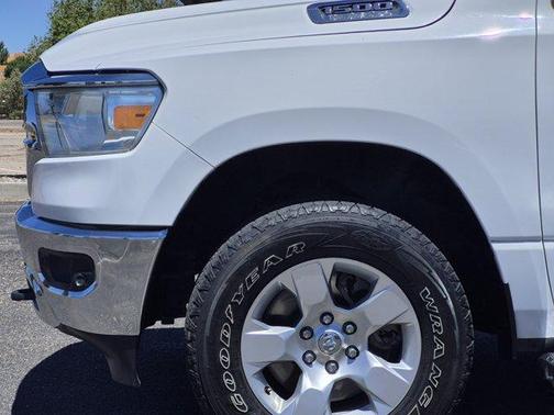 Bright White Clearcoat 2022 RAM 1500 Big Horn