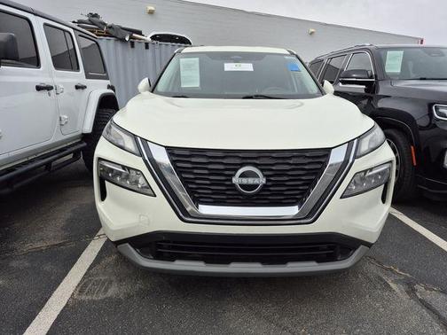 White 2023 Nissan Rogue SV