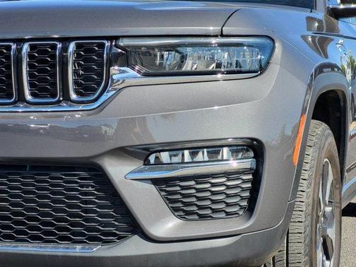 Metallic 2024 Jeep Grand Cherokee 4xe Base