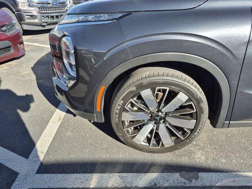 Gray 2025 Mitsubishi Outlander EDITION