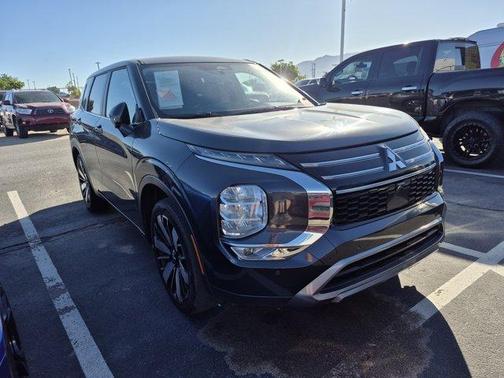 Gray 2025 Mitsubishi Outlander EDITION