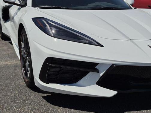 Arctic White 2025 Chevrolet Corvette Stingray w/1LT