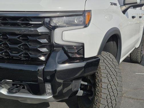Summit White 2025 Chevrolet Silverado 1500 ZR2