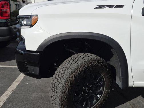 Summit White 2025 Chevrolet Silverado 1500 ZR2