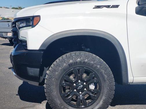 Summit White 2025 Chevrolet Silverado 1500 ZR2