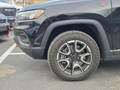 2025 Jeep Compass Trailhawk