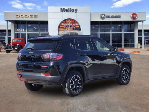 Diamond Black 2025 Jeep Compass Trailhawk