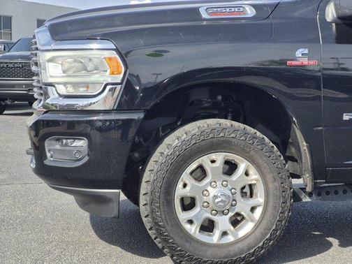 Diamond Black 2024 RAM 2500 Laramie
