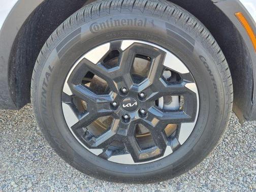 White Pearl 2024 Kia Sorento S