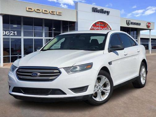 Oxford White 2018 Ford Taurus SE