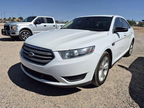 Oxford White 2018 Ford Taurus SE