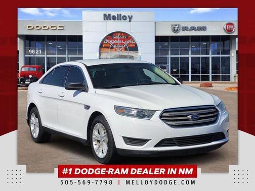 Oxford White 2018 Ford Taurus SE