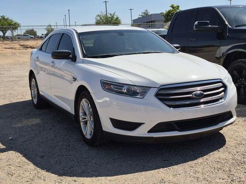 Oxford White 2018 Ford Taurus SE