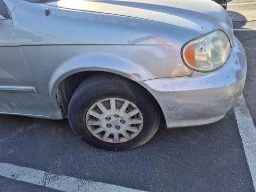 Silver 2003 Kia Sedona EX