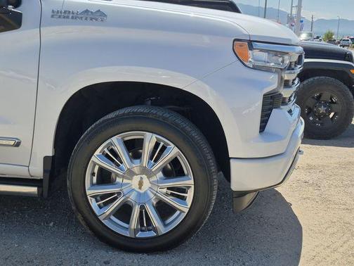 Pearl 2023 Chevrolet Silverado 1500 High Country