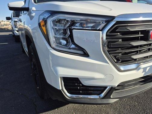Summit White 2023 GMC Terrain SLE
