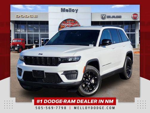 Bright White Clearcoat 2025 Jeep Grand Cherokee Laredo