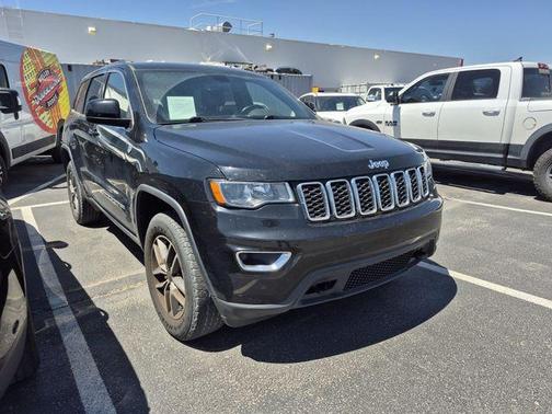 Diamond Black 2020 Jeep Grand Cherokee Laredo