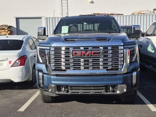 Metallic 2024 GMC Sierra 2500 Denali