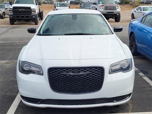 2023 Chrysler 300 Touring