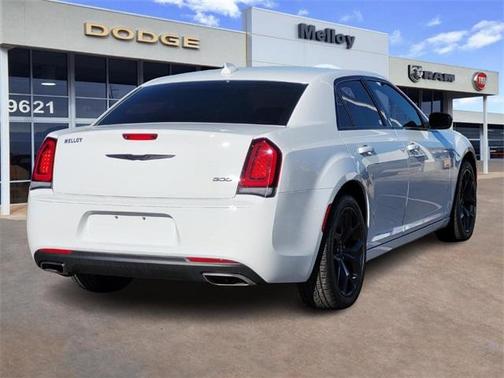 2023 Chrysler 300 Touring